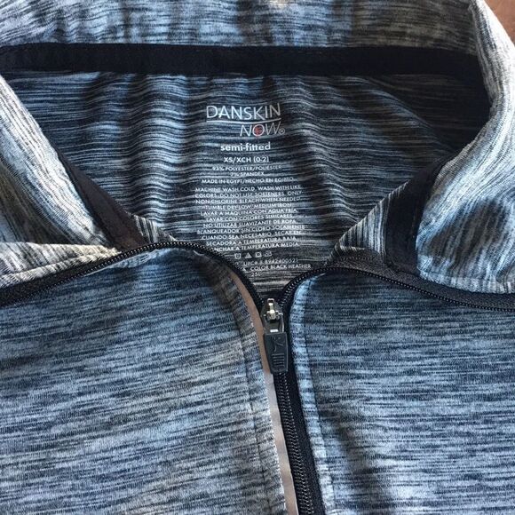 Danskin  Now semi-fitted zip up - Picture 2 of 4